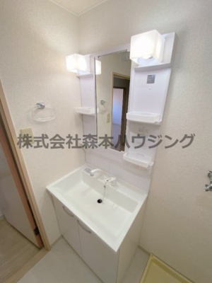 【独立洗面台】 | 　グリーンアイル | 独立洗面化粧台が付いています