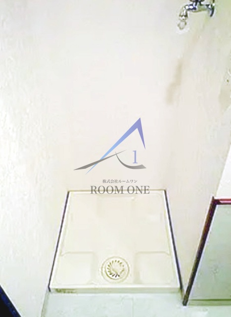 サンシティアヴァンツァーレ文京本郷の設備|洗濯機置き場です。