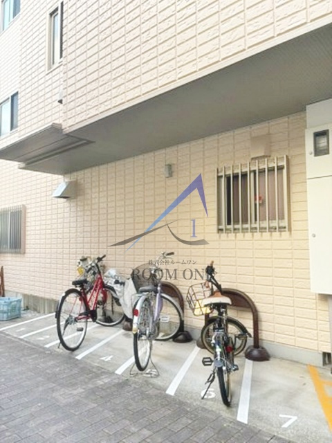 シャルム・ローゼのその他共用部分|駐輪スペースです。