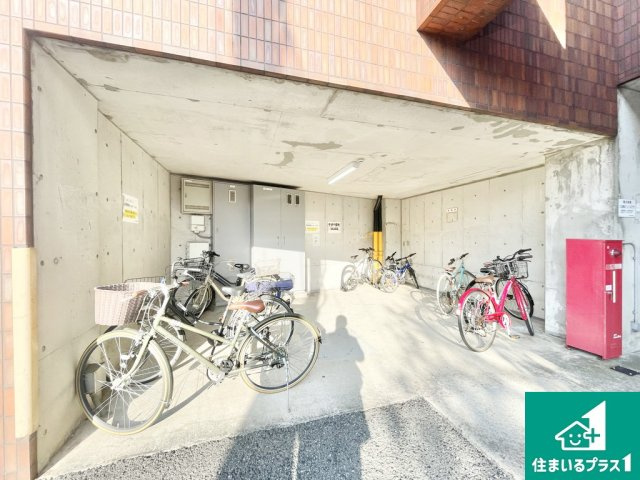 ベルク浜寺公園の駐車場