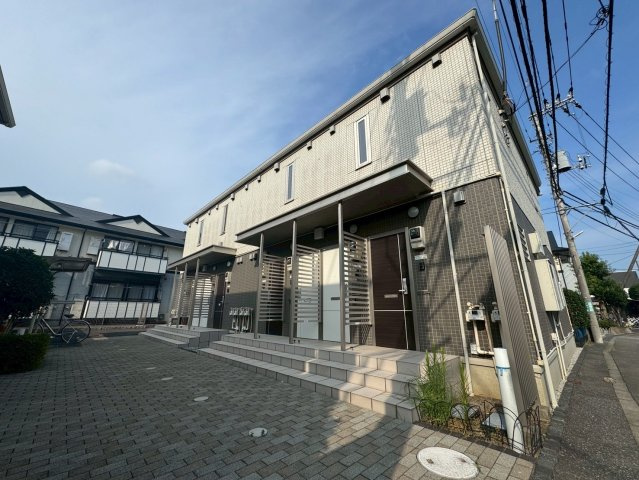 府中市西府町３丁目のアパートの外観