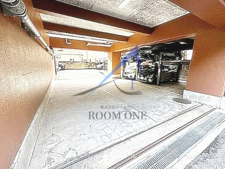 赤門ロイヤルハイツの駐車場|駐車場です。