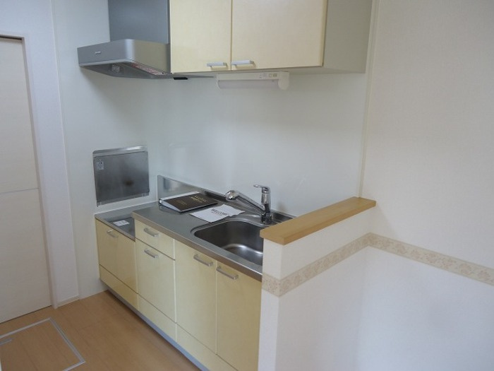 ドルフ東久万Ⅱのキッチン|独立キッチン