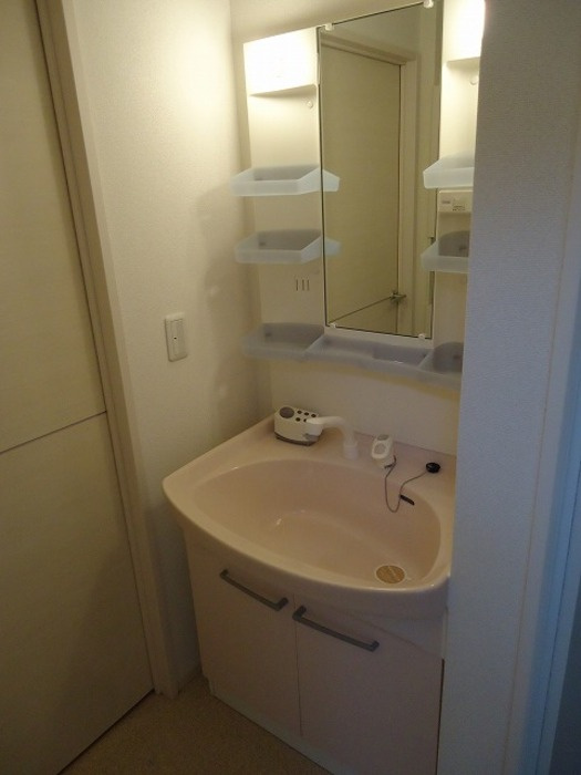 ドルフ東久万Ⅱの独立洗面台|洗面台