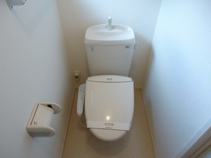 ドルフ東久万Ⅱのトイレ|温水洗浄暖房便座