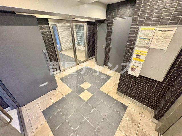 オリス丸の内のロビー