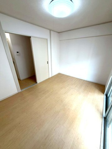 新宿区西新宿４丁目の賃貸マンションの居間・リビング