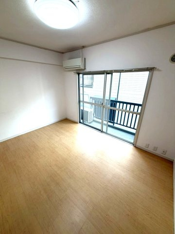 新宿区西新宿４丁目の賃貸マンションの内装