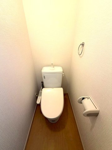 新宿区西新宿４丁目の賃貸マンションのトイレ