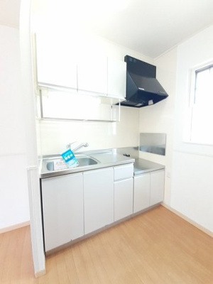 【キッチン】 | サンテール | コンパクトなキッチンで掃除もラクラク