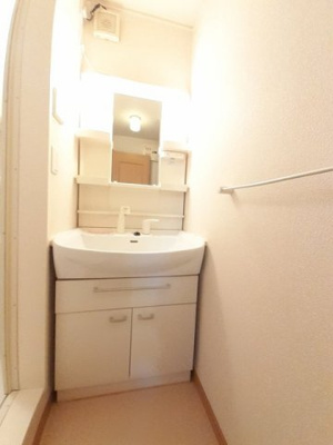 【洗面所】 | パラクレイシス | 脱衣スペースもあります