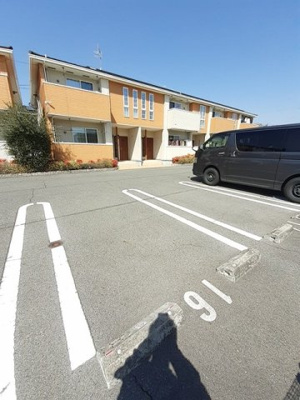 【駐車場】 | アルデーアＢ | 駐車場に車を止められます