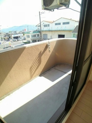 【バルコニー】 | アルカンシェル | 暖かな日差しのふりそそぐバルコニー