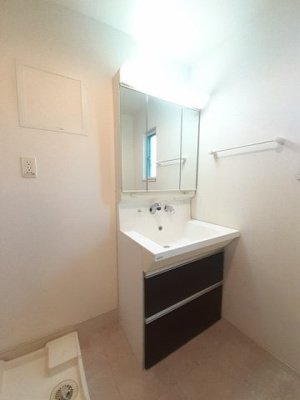 【洗面所】 | レザンⅡ | 脱衣スペースもあります