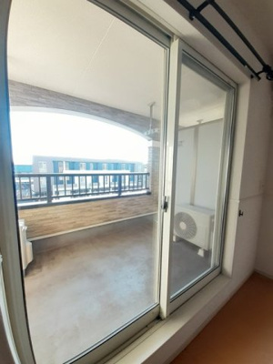 【バルコニー】 | レザンⅡ | 暖かな日差しのふりそそぐバルコニー