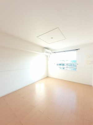 【居間・リビング】 | レザンⅡ | 居間です