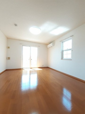 【内装】 | レジデンス手城 | 明るい室内です