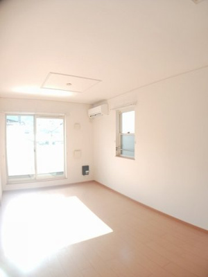 【居間・リビング】 | セレーノＢ | こちらの居間で趣味の時間をお楽しみください