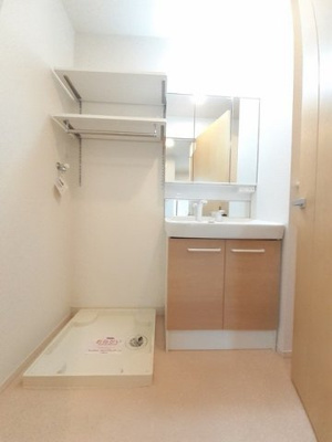 【洗面所】 | リオン　Ｂ | ゆったりとスペースのある洗面所