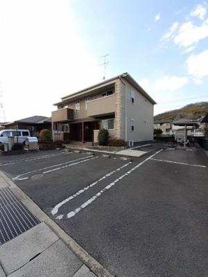 【駐車場】 | セナークル | 駐車場です