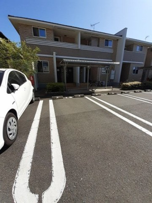 【駐車場】 | ピュアストリーム　Ａ | 駐車スペースもあります