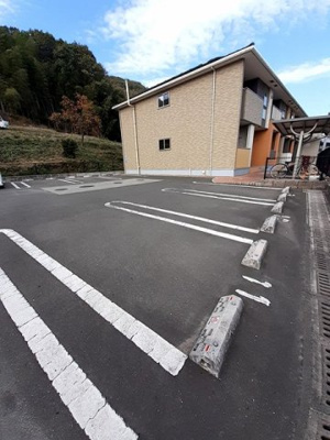 【駐車場】 | アクティフ浦上 | 駐車スペースもあります