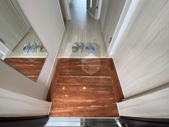 プレジオ布施EUROの玄関