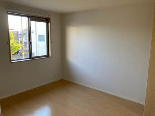 シャーメゾン金龍寺丁の洋室