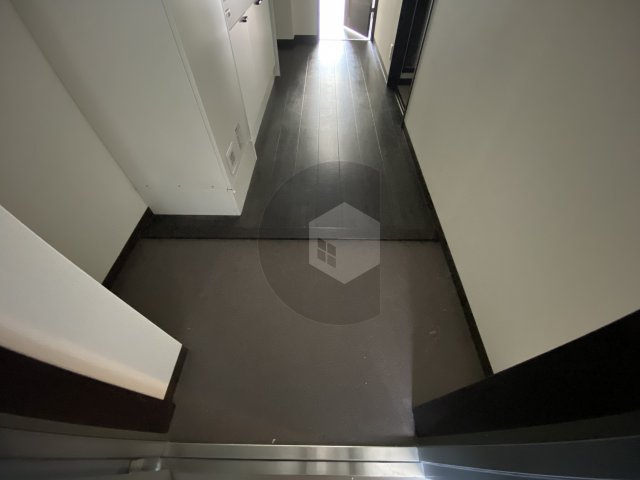 ミワパラディ荒本西の玄関