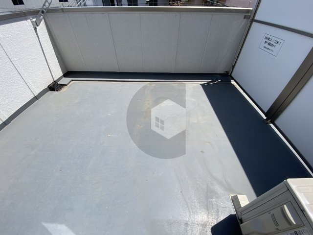 ミワパラディ荒本西のバルコニー