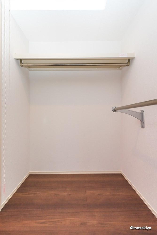 ジョイキューブ吉田の収納|ウォークインクローゼット