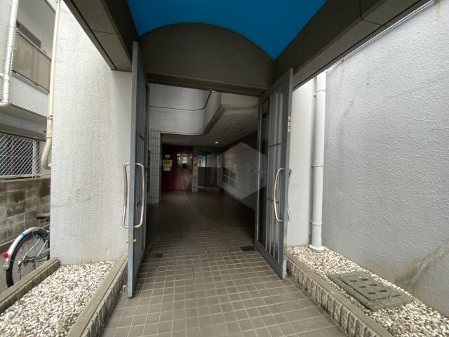 サンハイツ稲田のエントランス