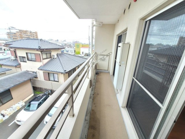 ブランドルフのバルコニー|陽当たり良好なバルコニーです♪