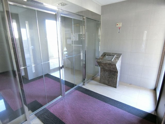 ブランドルフのエントランス|オートロック付きで安心です★