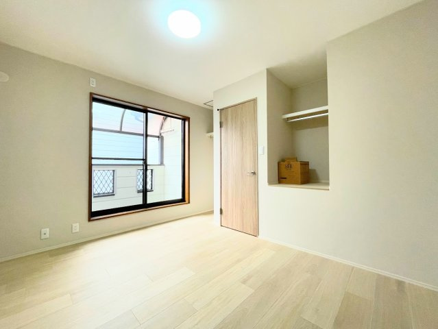 京都府京都市伏見区日野野色町35-11の洋室