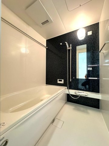 ソラーナ小松原の浴室