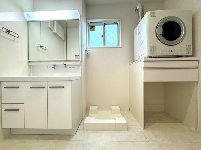 ソラーナ小松原の洗面所