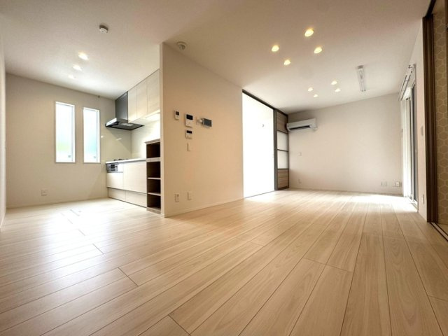 ソラーナ小松原の居間・リビング