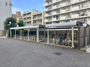 【駐輪場】 | ご自宅から現地まで、当社スタッフがお車にて、「お迎え・お送り」をしております。ぜひお気軽にお問い合わせくださいませ♪