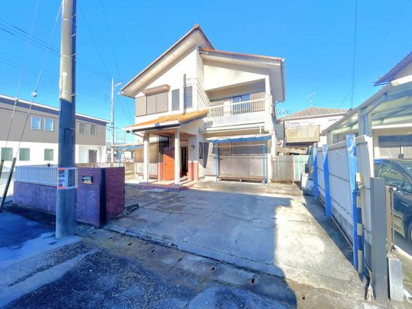 宇都宮市簗瀬町　4ＬＤＫ　中古住宅の前面道路含む現地写真