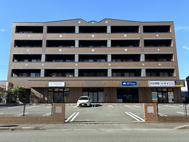 R-BLDG03のその他共用部分|綺麗なエントランス♪
