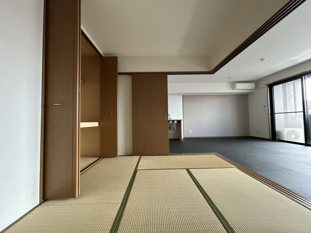 R-BLDG03の寝室|収納付の寝室です☆