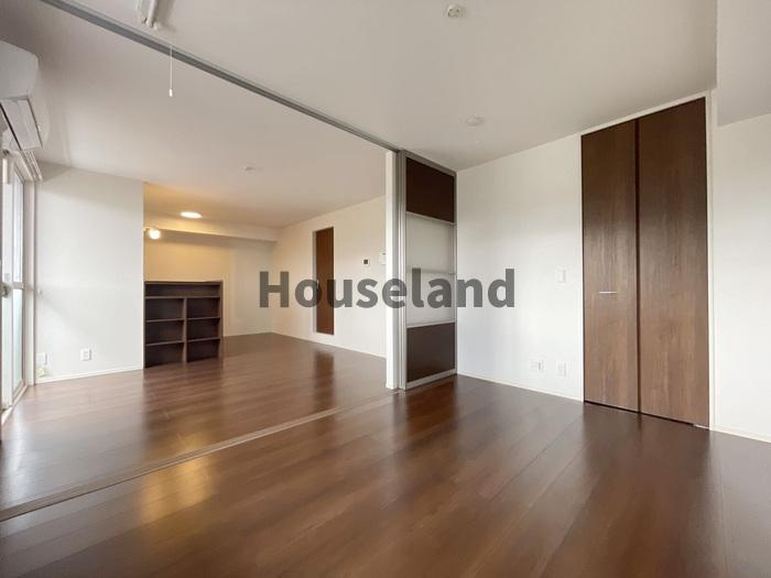 イゾラ ルーチェの洋室