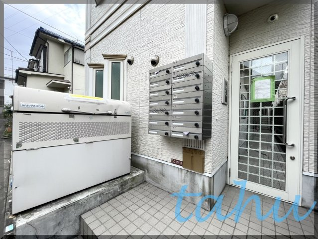 中野区若宮２丁目のアパートのエントランス