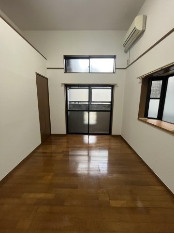 ピュア大橋弐番館の居間・リビング