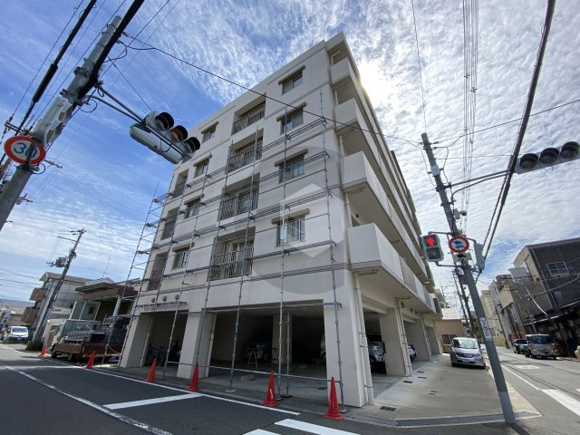 東大阪市西堤学園町２丁目の賃貸マンションの外観