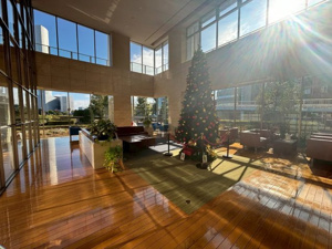 【エントランス】 | ご自宅から現地まで、当社スタッフがお車にて、「お迎え・お送り」をしております。ぜひお気軽にお問い合わせくださいませ♪