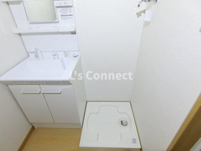 【設備】 | ベアドゥメゾンＢ | 室内洗濯機置き場には排水パン付き。