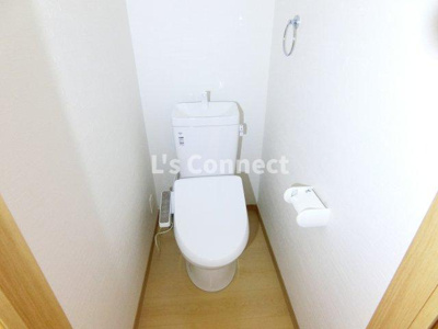 【トイレ】 | ベアドゥメゾンＢ | 温水洗浄便座付きのトイレ。