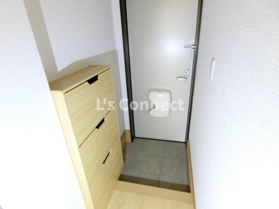 【玄関】 | ベアドゥメゾンＢ | 下駄箱付きで靴も収納できます。